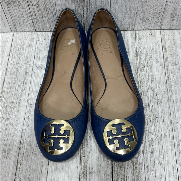 Tory Burch Navy Leather Reva Flats with Gold Logo - Picture 4 of 9
